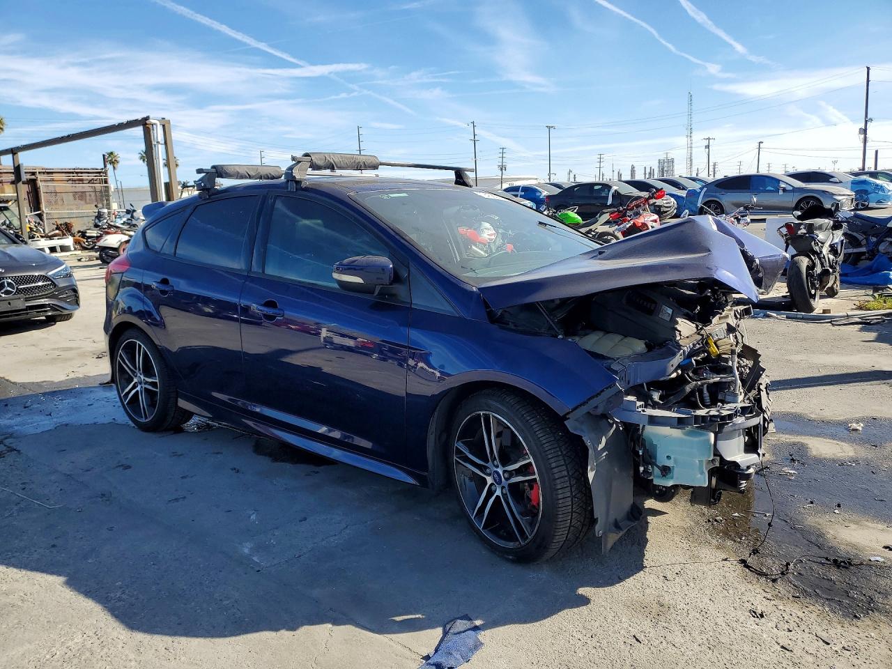 2017 FORD FOCUS ST photo 4