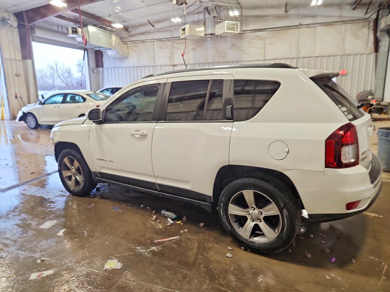 2017 JEEP COMPASS LATITUDE photo 4
