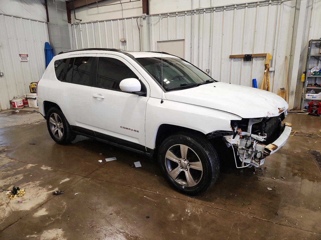 2017 JEEP COMPASS LATITUDE photo 10