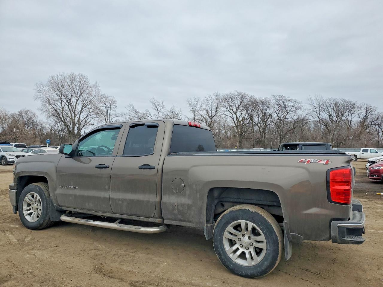 2014 CHEVROLET SILVERADO K1500 LT photo 2