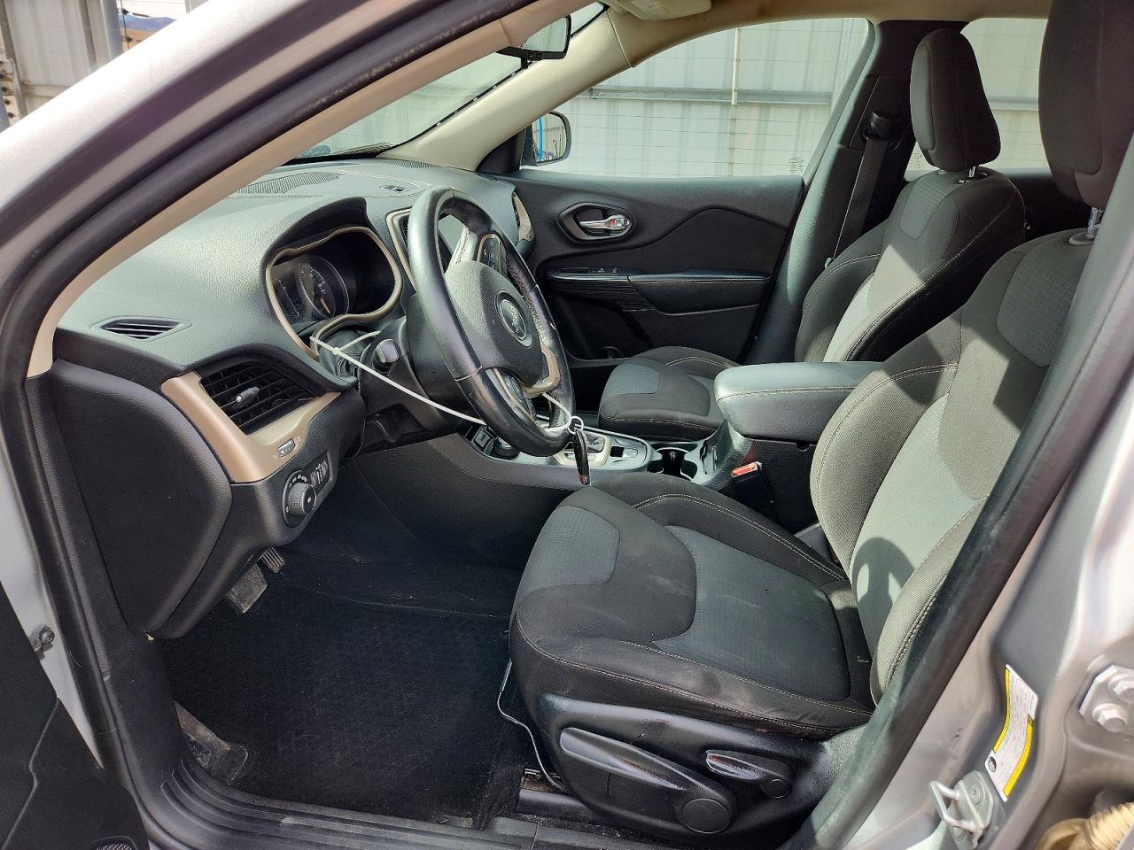 2016 JEEP CHEROKEE LATITUDE photo 19
