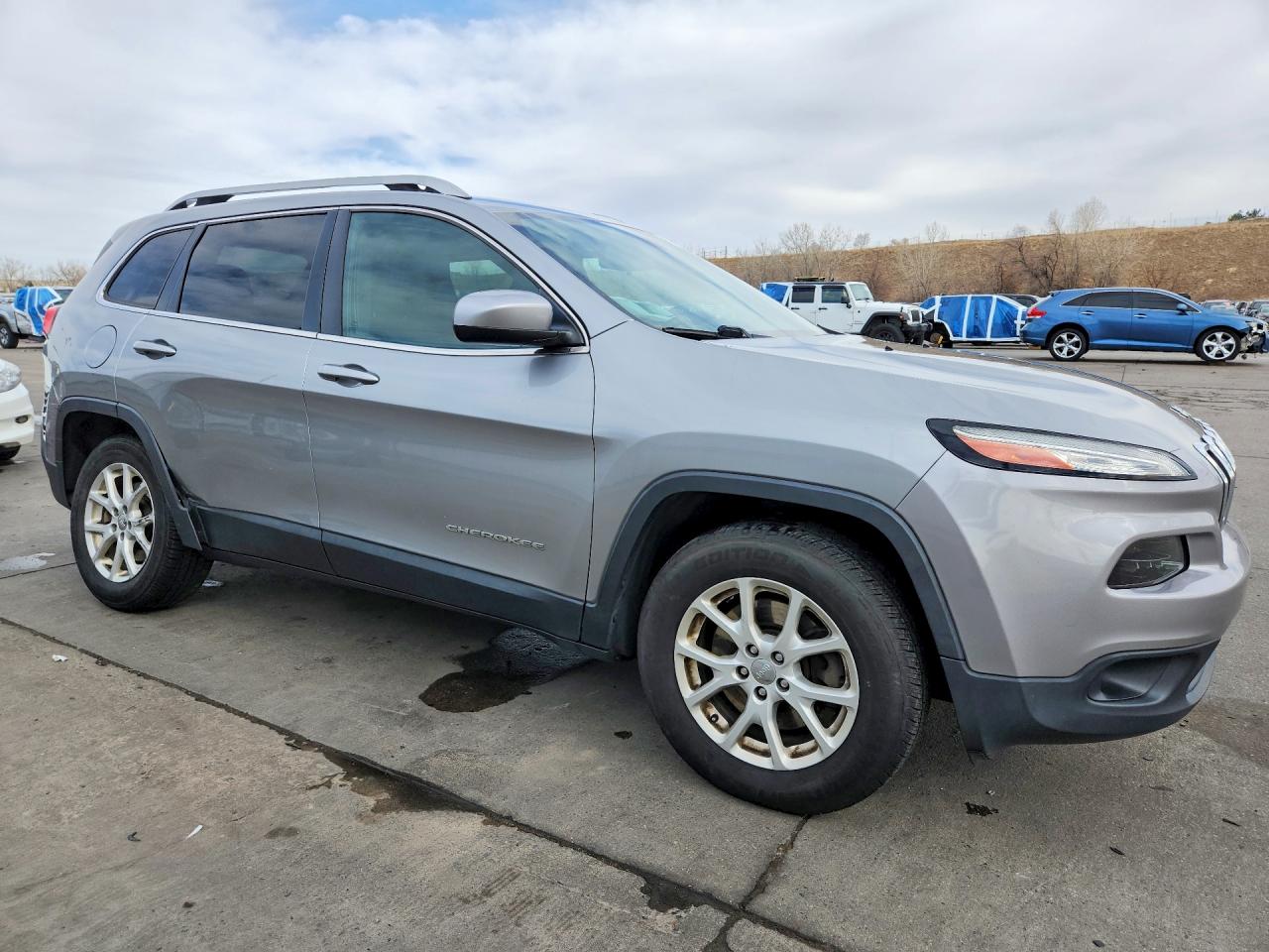 2016 JEEP CHEROKEE LATITUDE photo 10