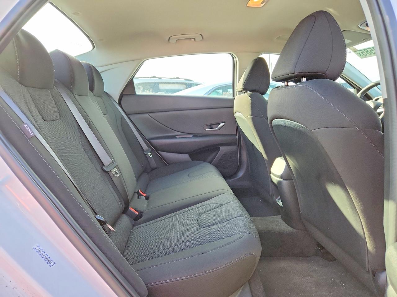 2024 HYUNDAI ELANTRA SE photo 19