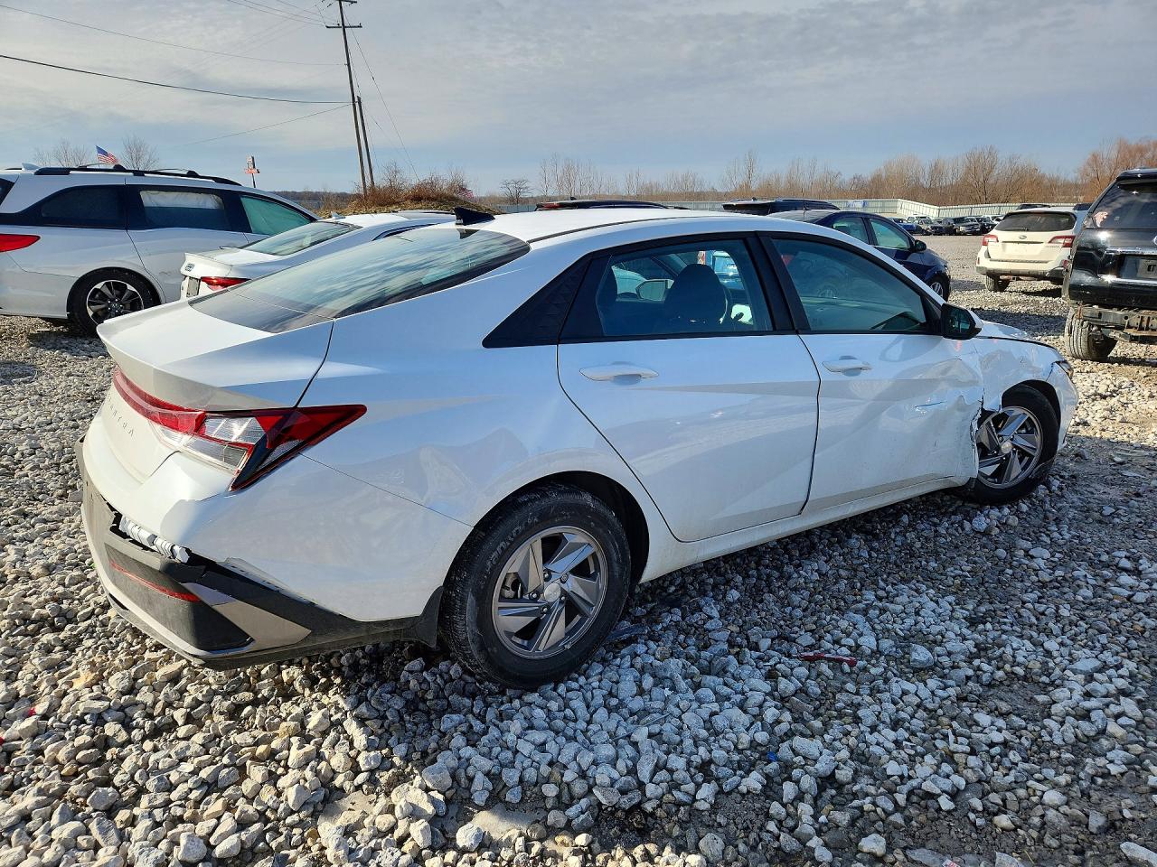 2024 HYUNDAI ELANTRA SE photo 5