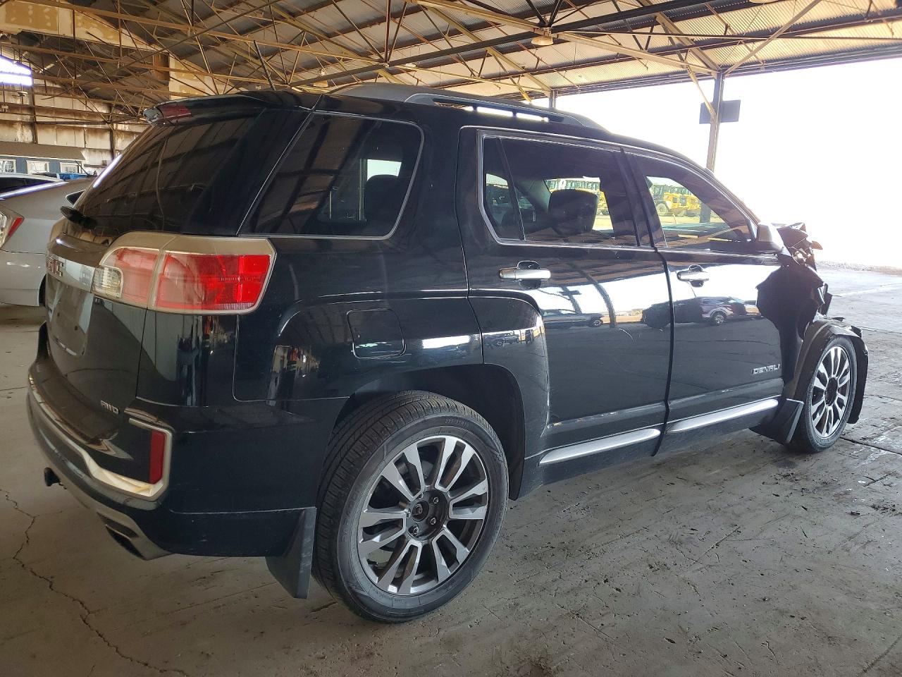 2017 GMC TERRAIN DENALI photo 7