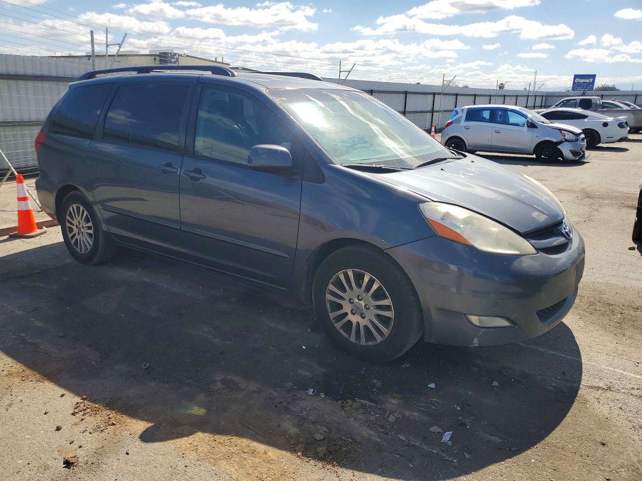 2009 TOYOTA SIENNA XLE photo 7