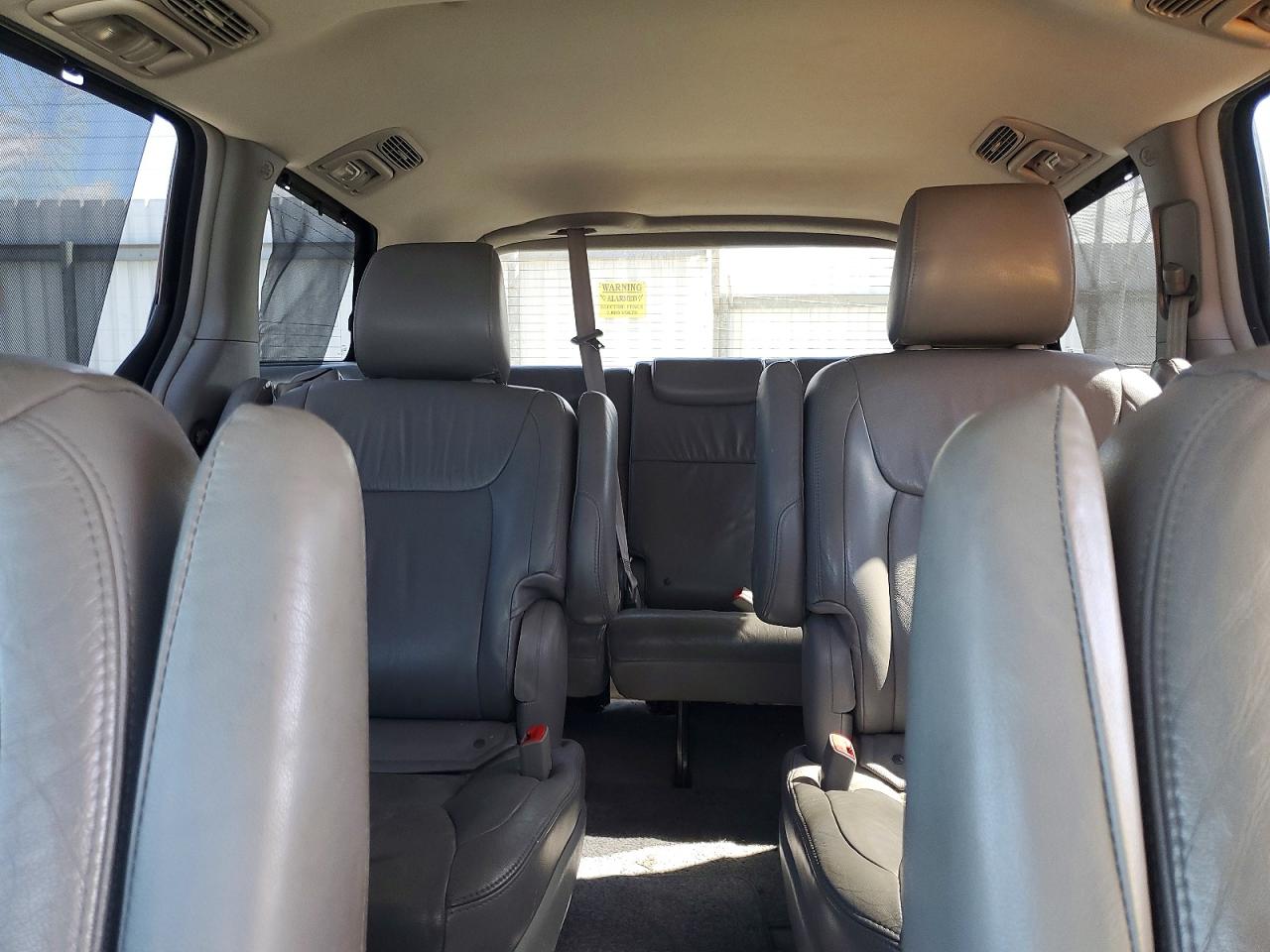 2009 TOYOTA SIENNA XLE photo 19