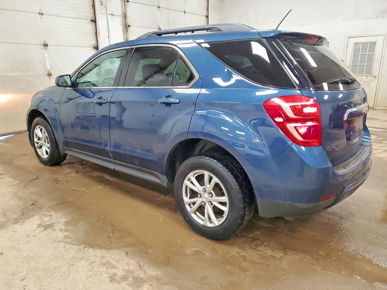 2016 CHEVROLET EQUINOX LT photo 2
