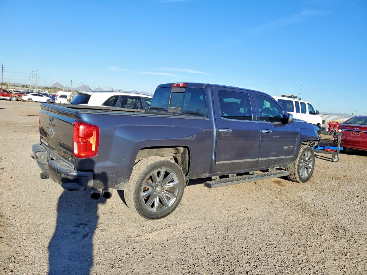 2018 CHEVROLET SILVERADO K1500 LTZ photo 3