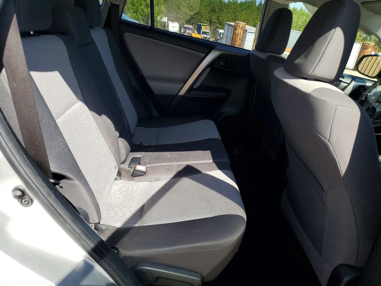 2014 TOYOTA RAV4 LE photo 21