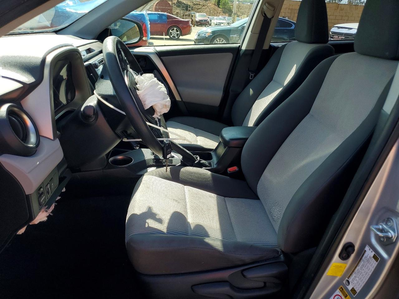 2014 TOYOTA RAV4 LE photo 13