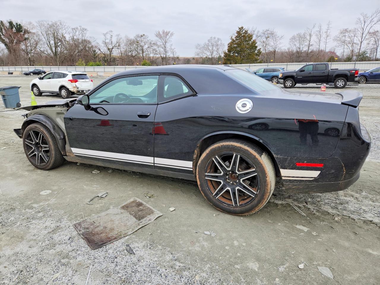 2016 DODGE CHALLENGER SXT photo 3