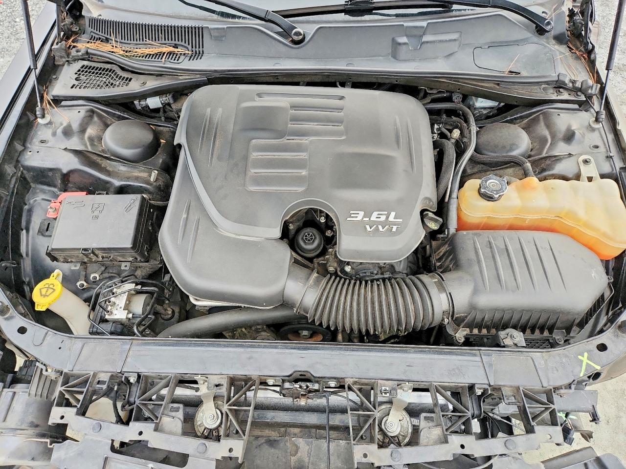 2016 DODGE CHALLENGER SXT photo 21