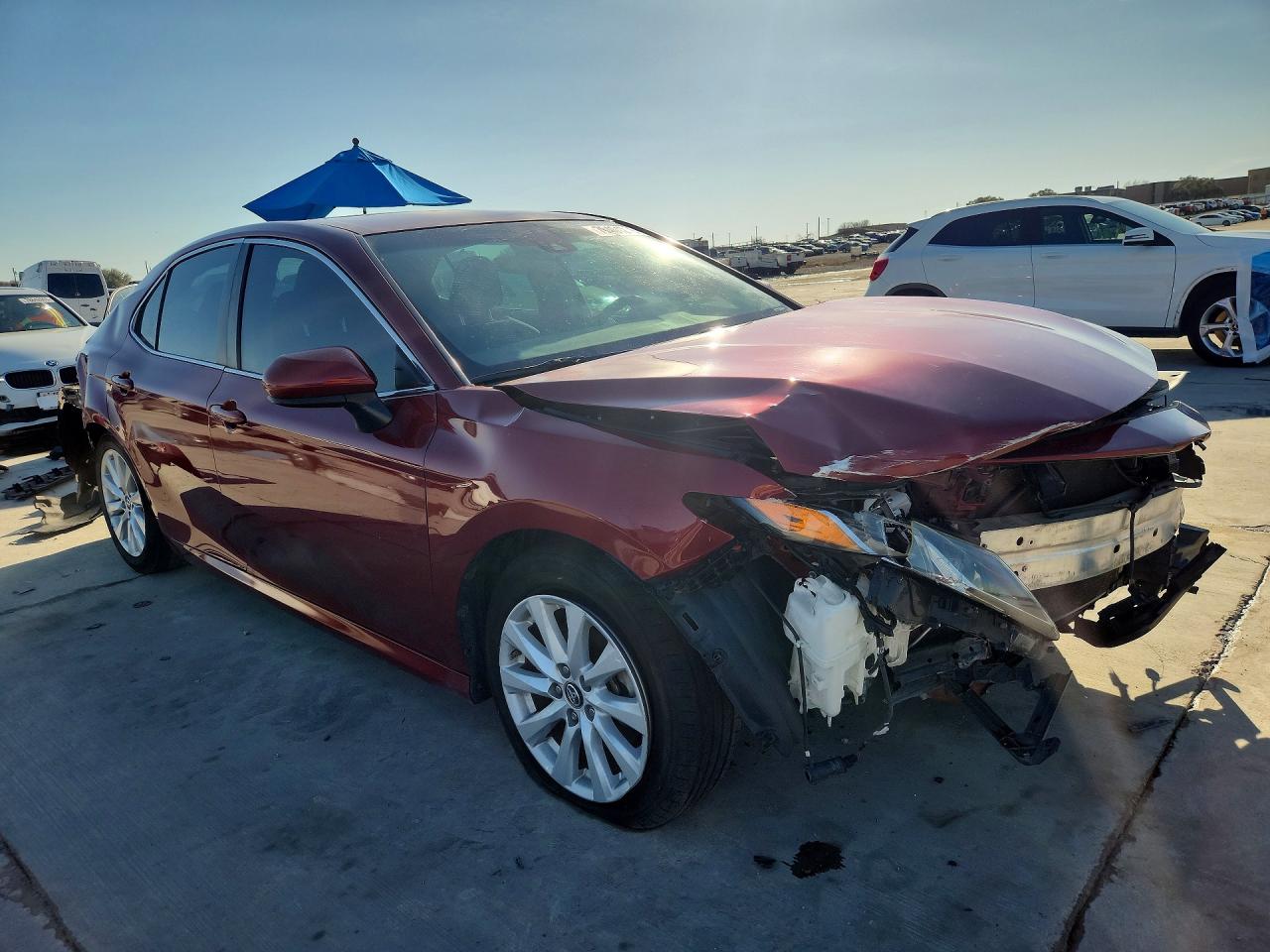 2018 TOYOTA CAMRY LE photo 4