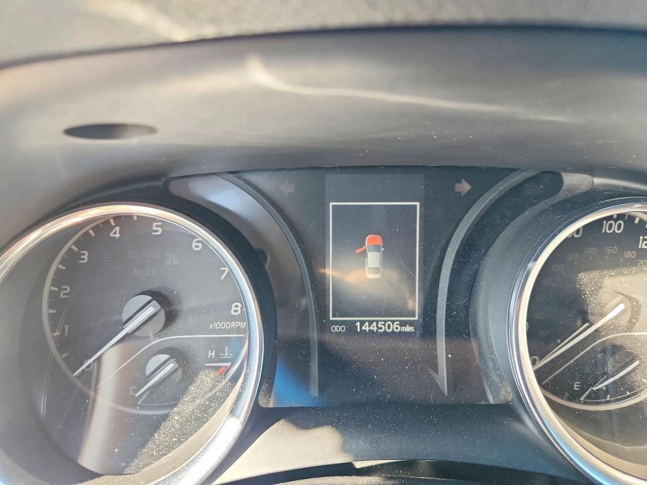 2018 TOYOTA CAMRY LE photo 9