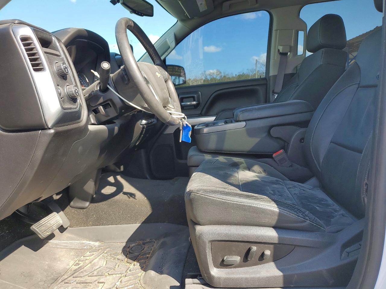 2017 CHEVROLET SILVERADO K1500 LT photo 19