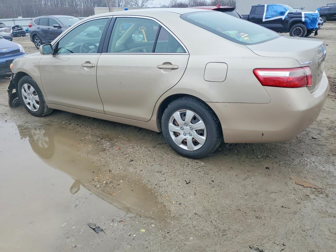2007 TOYOTA CAMRY LE photo 2