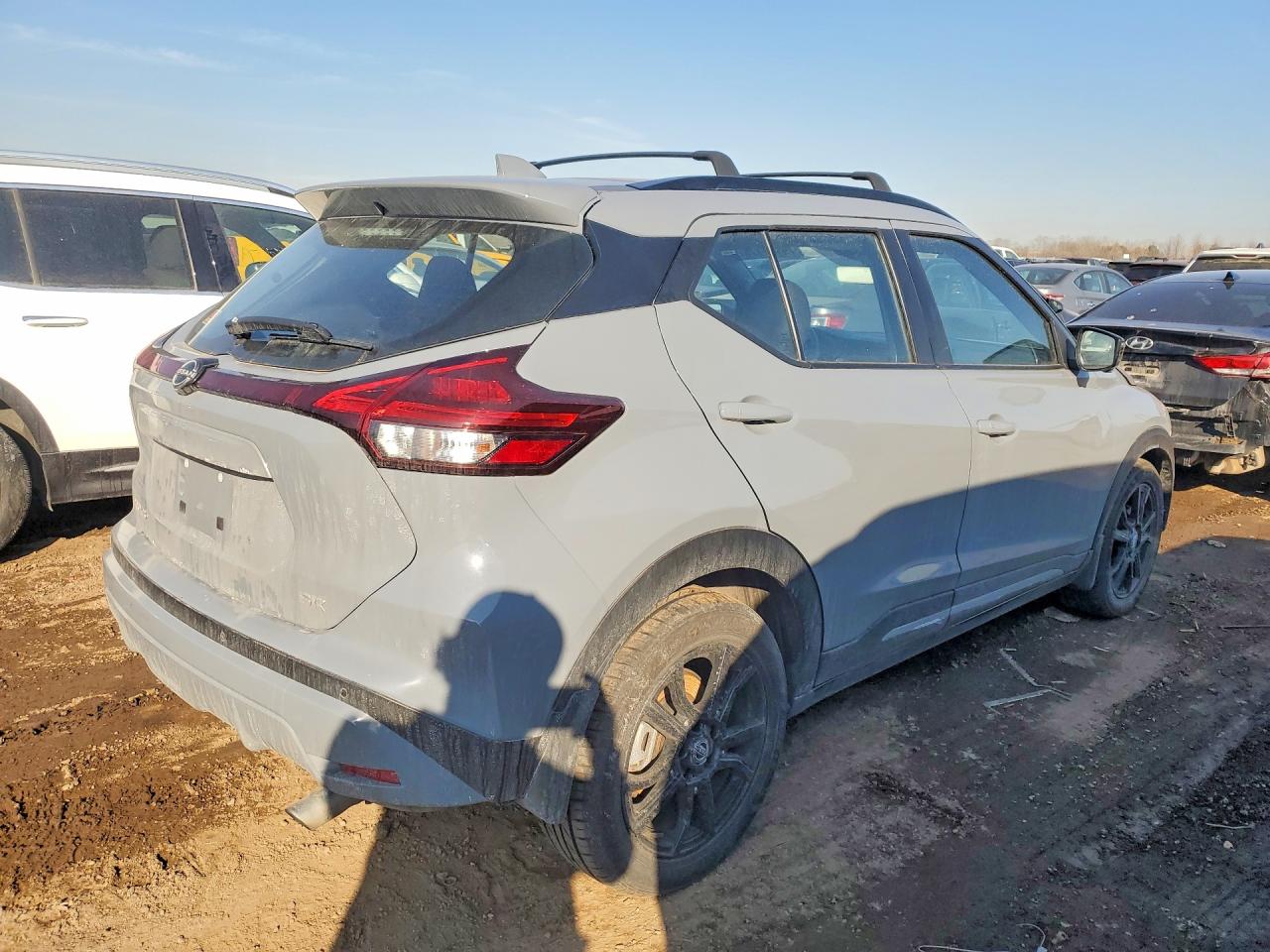 2022 NISSAN KICKS SR photo 5
