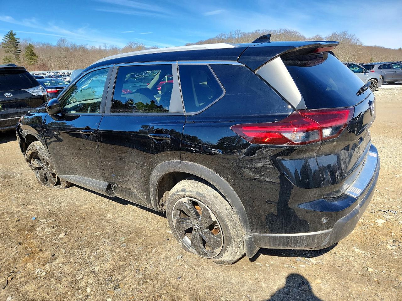 2024 NISSAN ROGUE SV photo 2