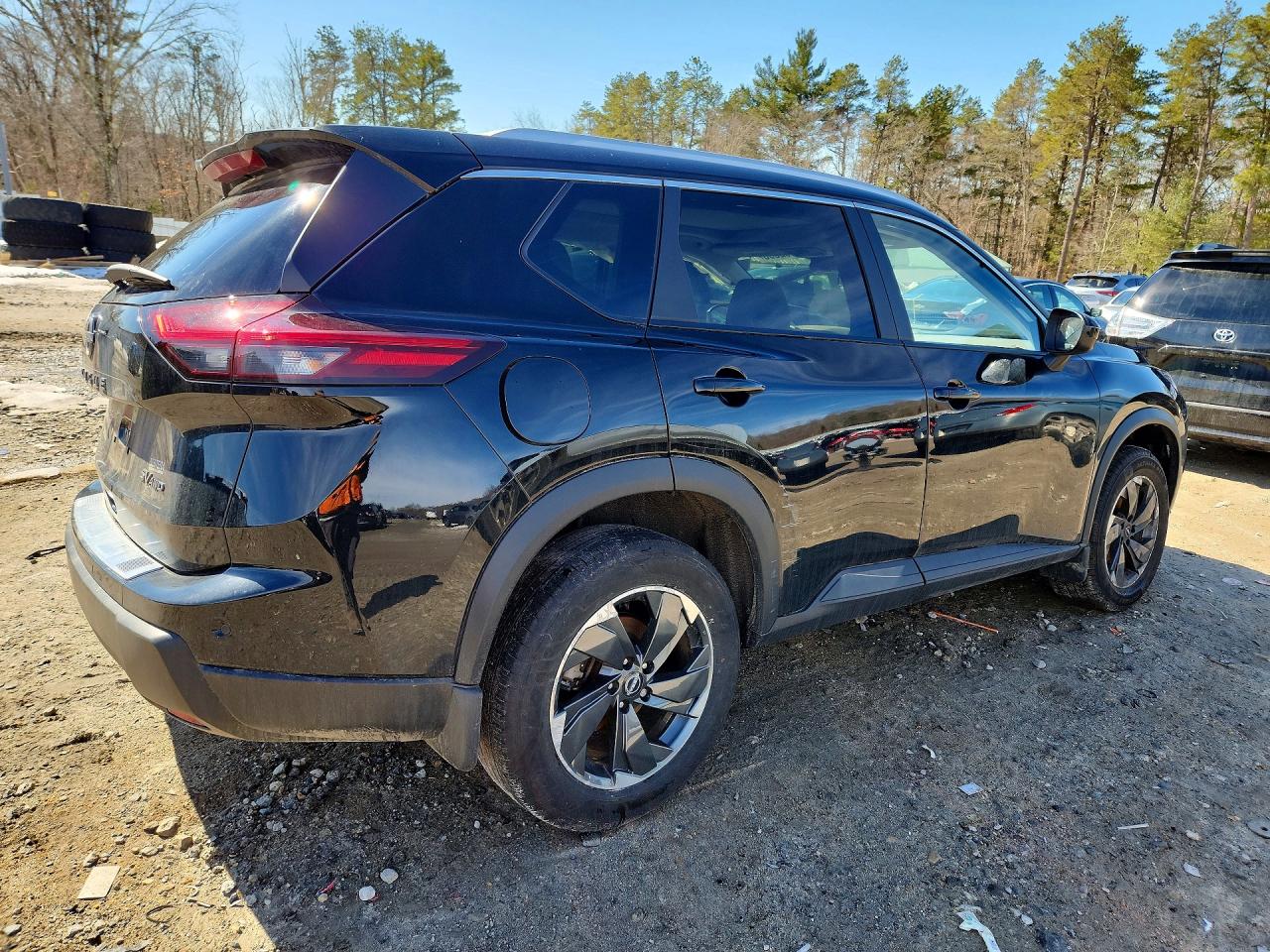 2024 NISSAN ROGUE SV photo 3
