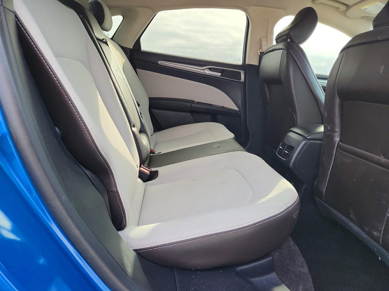 2020 FORD FUSION SE photo 10