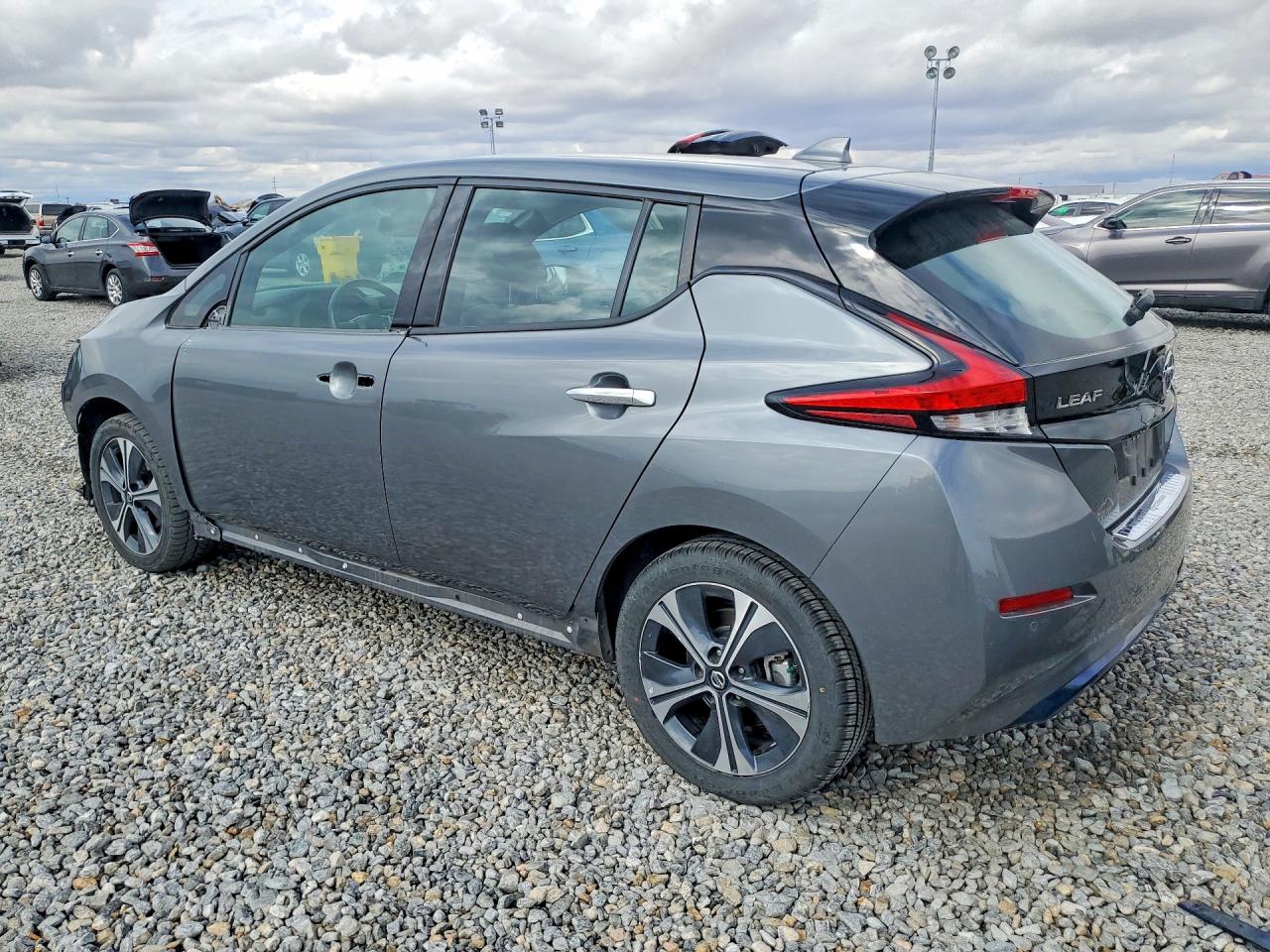 2020 NISSAN LEAF SL PLUS photo 2