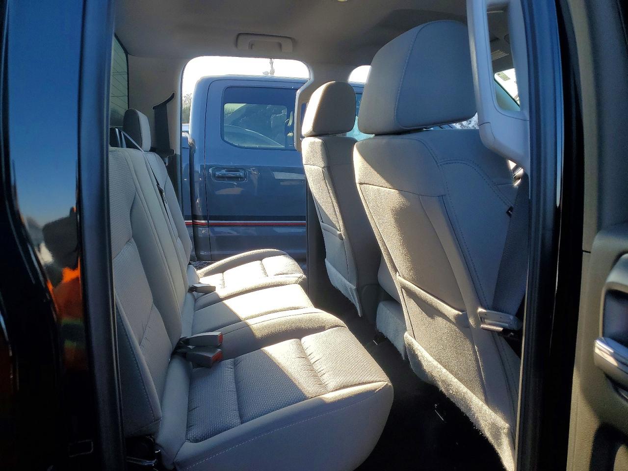 2018 CHEVROLET SILVERADO K1500 CUSTOM photo 19