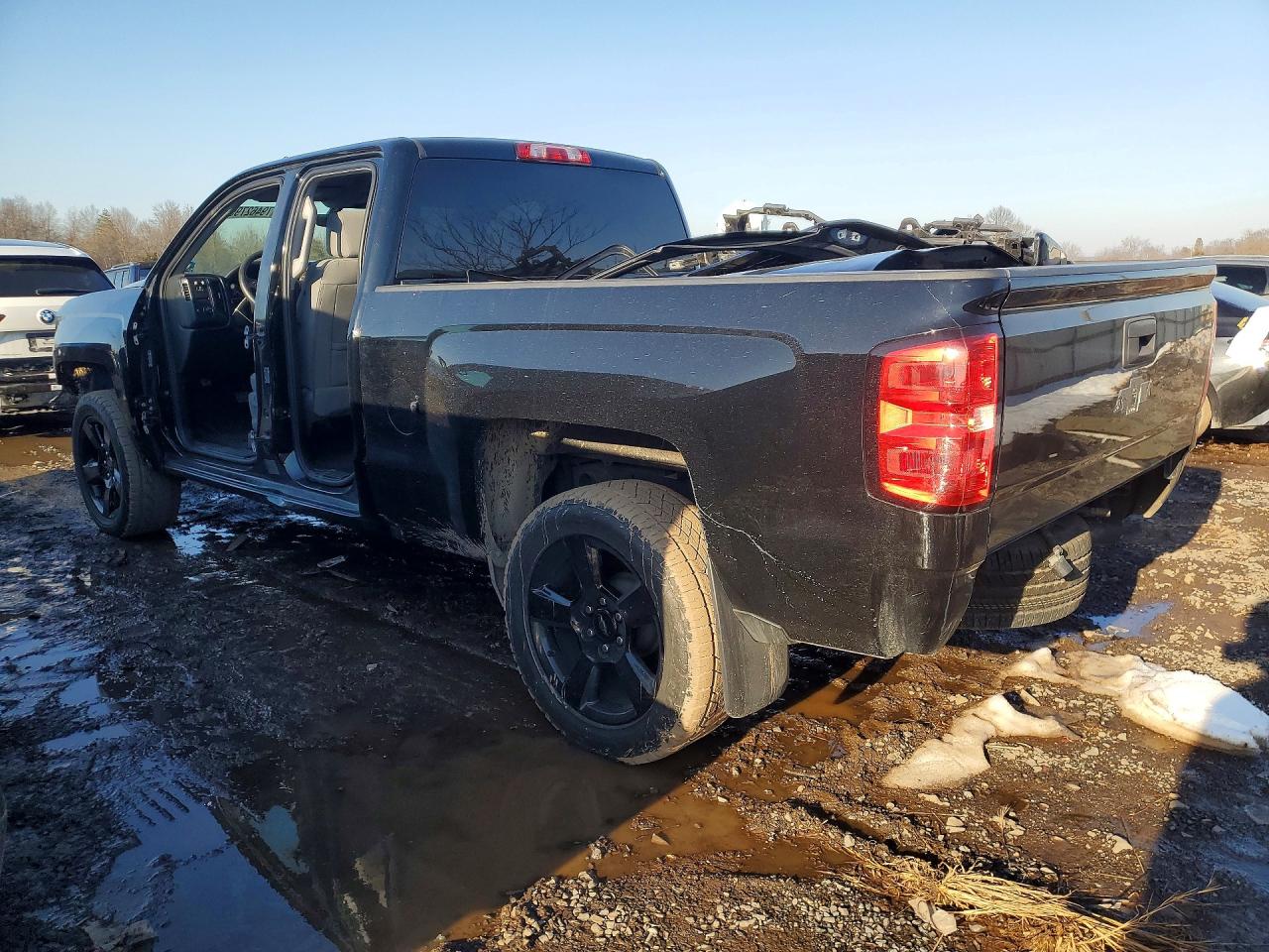 2018 CHEVROLET SILVERADO K1500 CUSTOM photo 3
