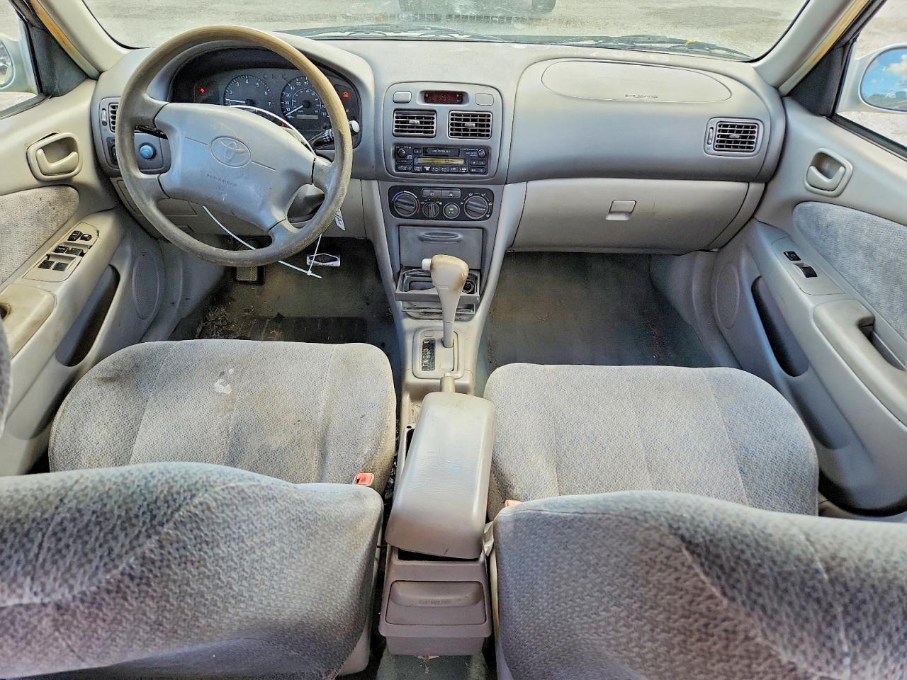 2001 TOYOTA COROLLA LE photo 8