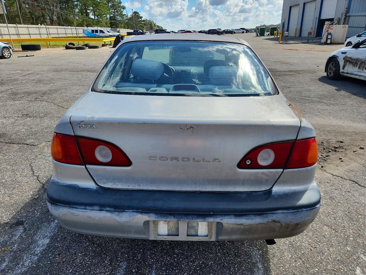 2001 TOYOTA COROLLA LE photo 6