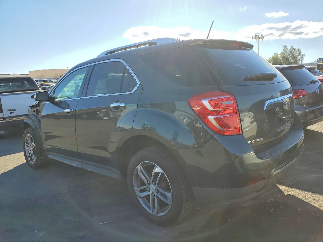 2017 CHEVROLET EQUINOX PREMIER photo 3
