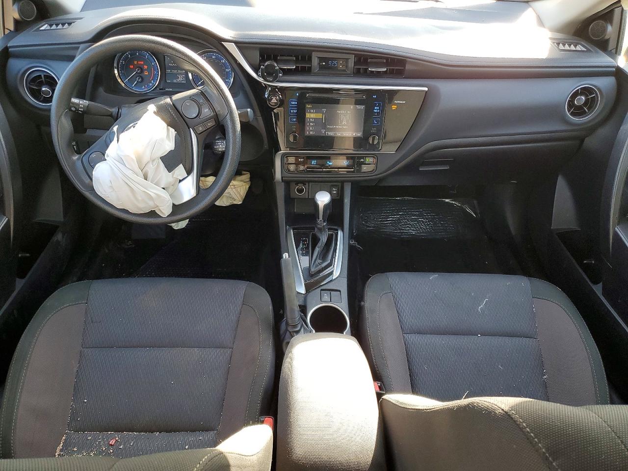 2017 TOYOTA COROLLA LE ECO photo 15