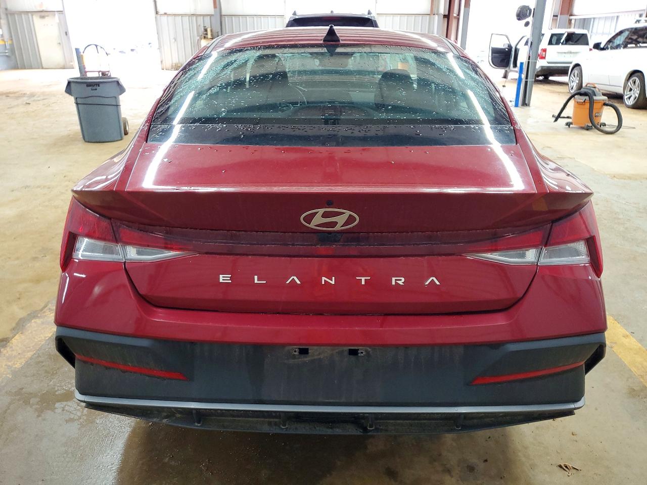 2024 HYUNDAI ELANTRA SEL photo 11