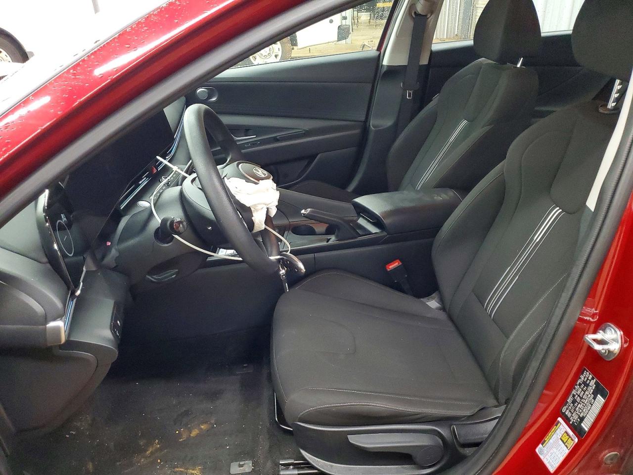 2024 HYUNDAI ELANTRA SEL photo 13