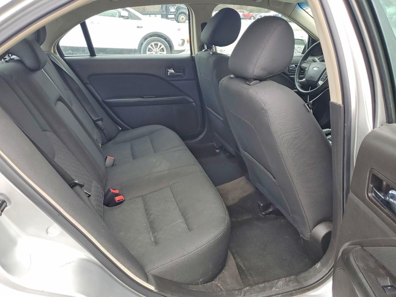 2011 FORD FUSION SE photo 19