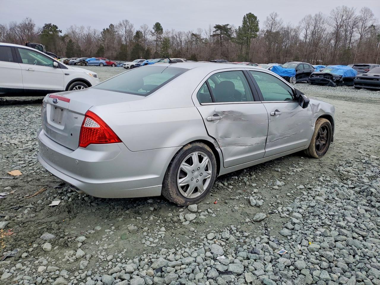 2011 FORD FUSION SE photo 5