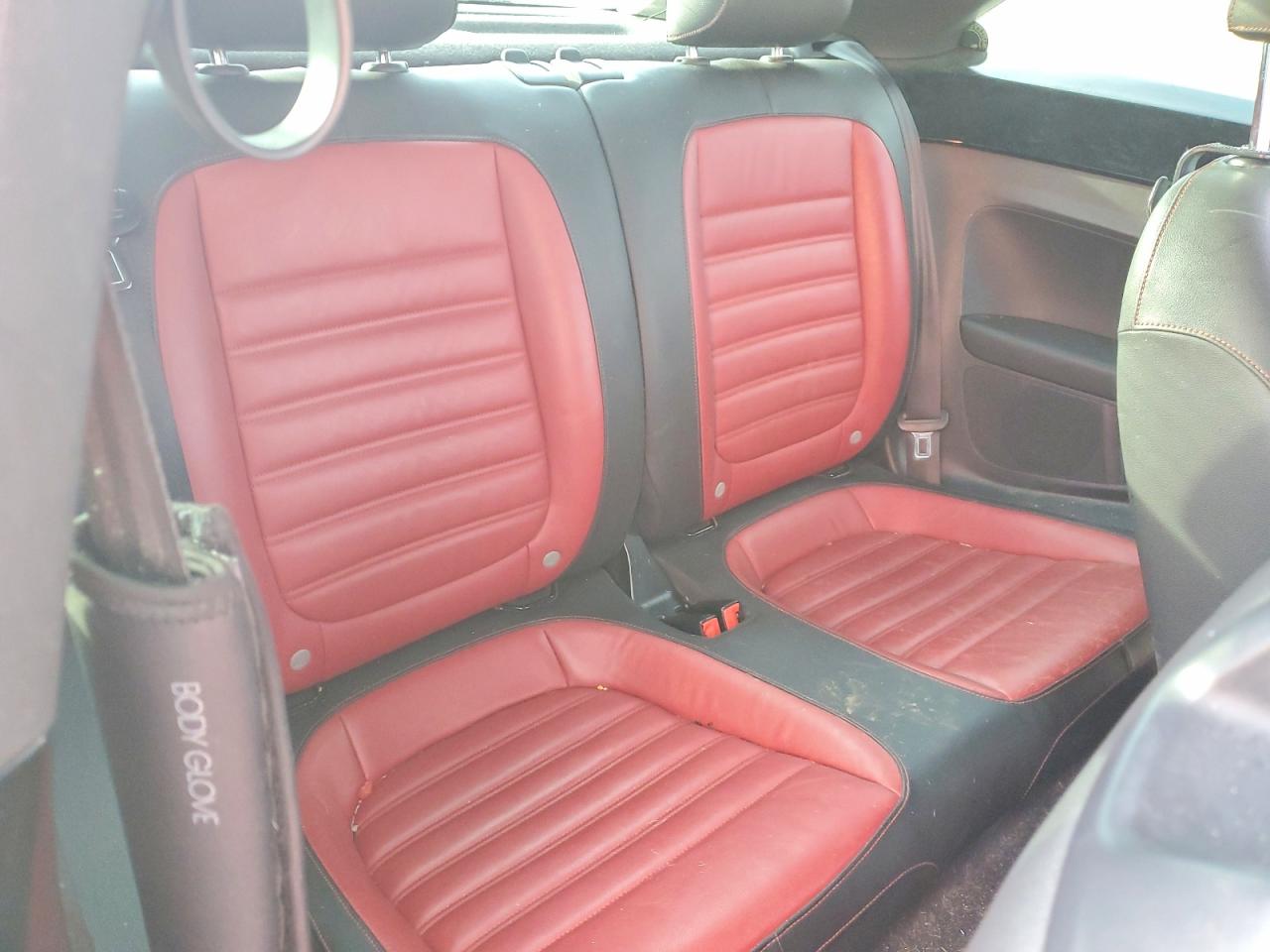 2013 VOLKSWAGEN BEETLE TURBO photo 19