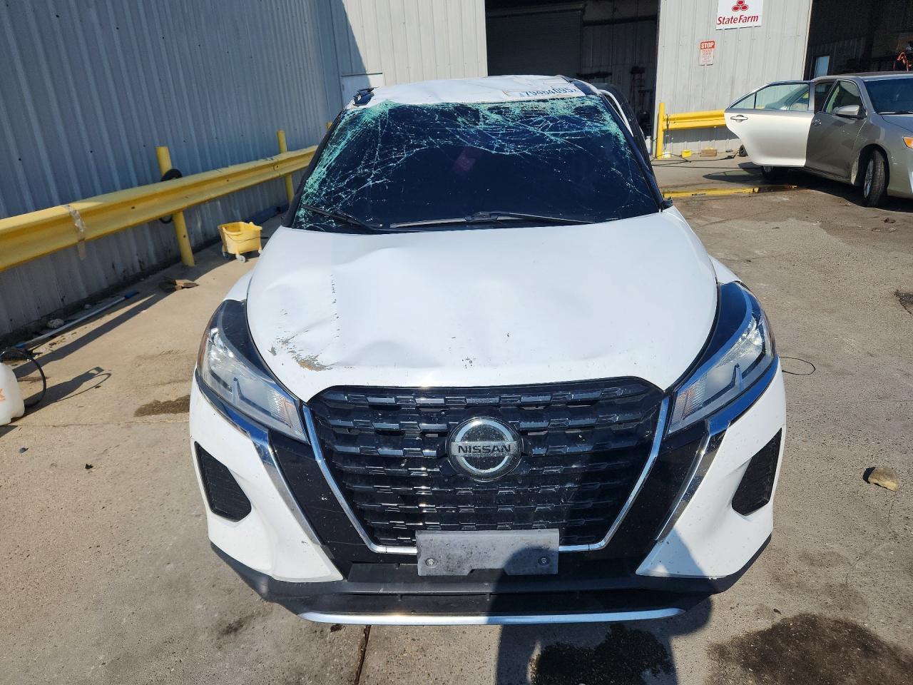 2021 NISSAN KICKS S photo 9