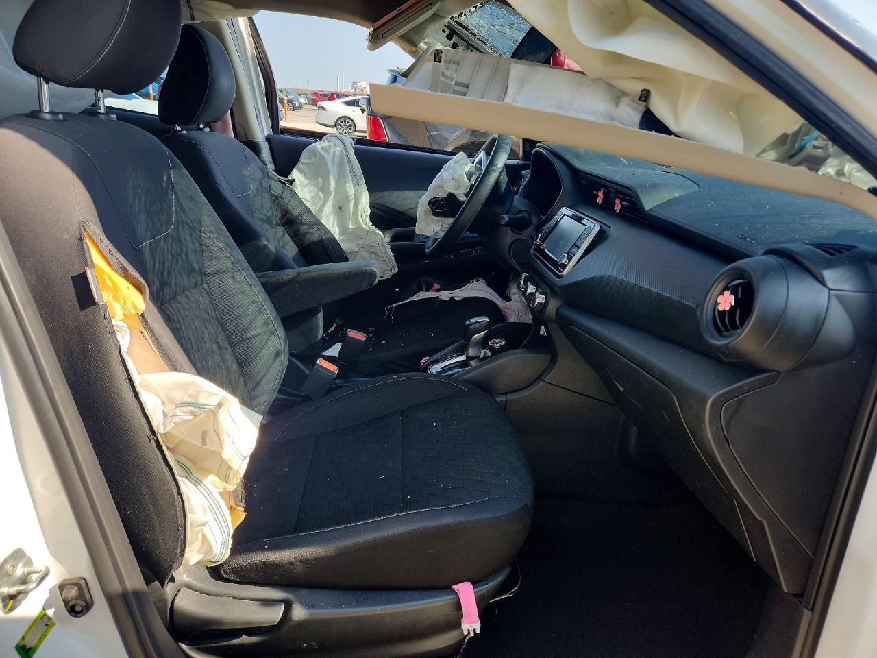 2021 NISSAN KICKS S photo 13