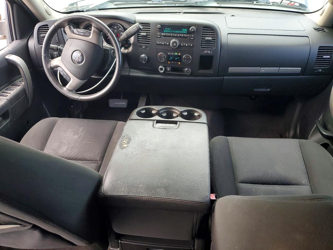 2011 GMC SIERRA K2500 SLE photo 8