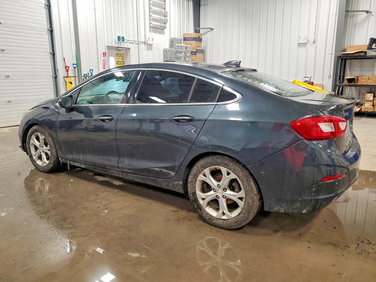 2017 CHEVROLET CRUZE PREMIER photo 2