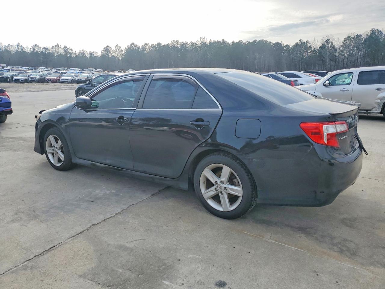 2013 TOYOTA CAMRY photo 4