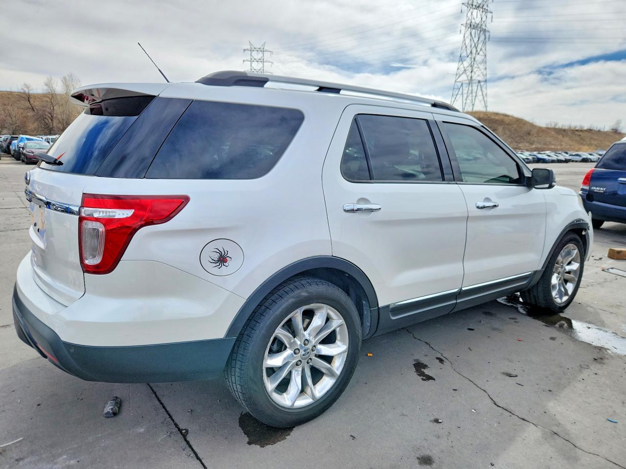 2011 FORD EXPLORER XLT photo 3