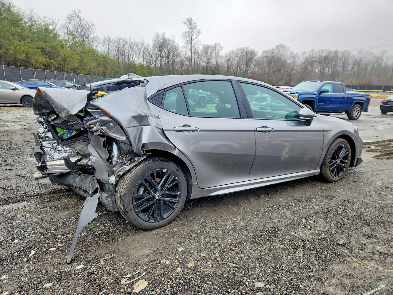2025 TOYOTA CAMRY SE photo 5