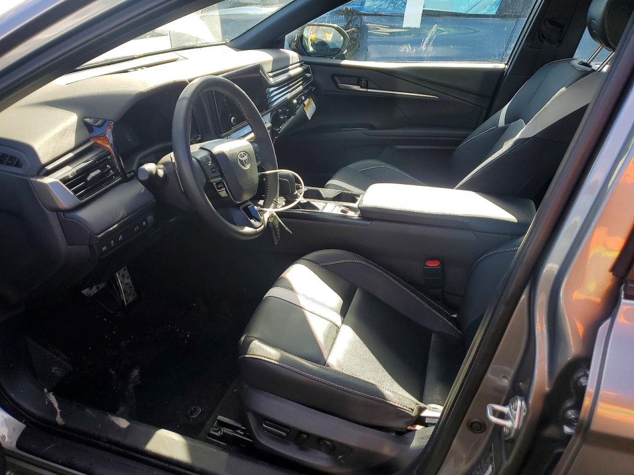 2025 TOYOTA CAMRY SE photo 13