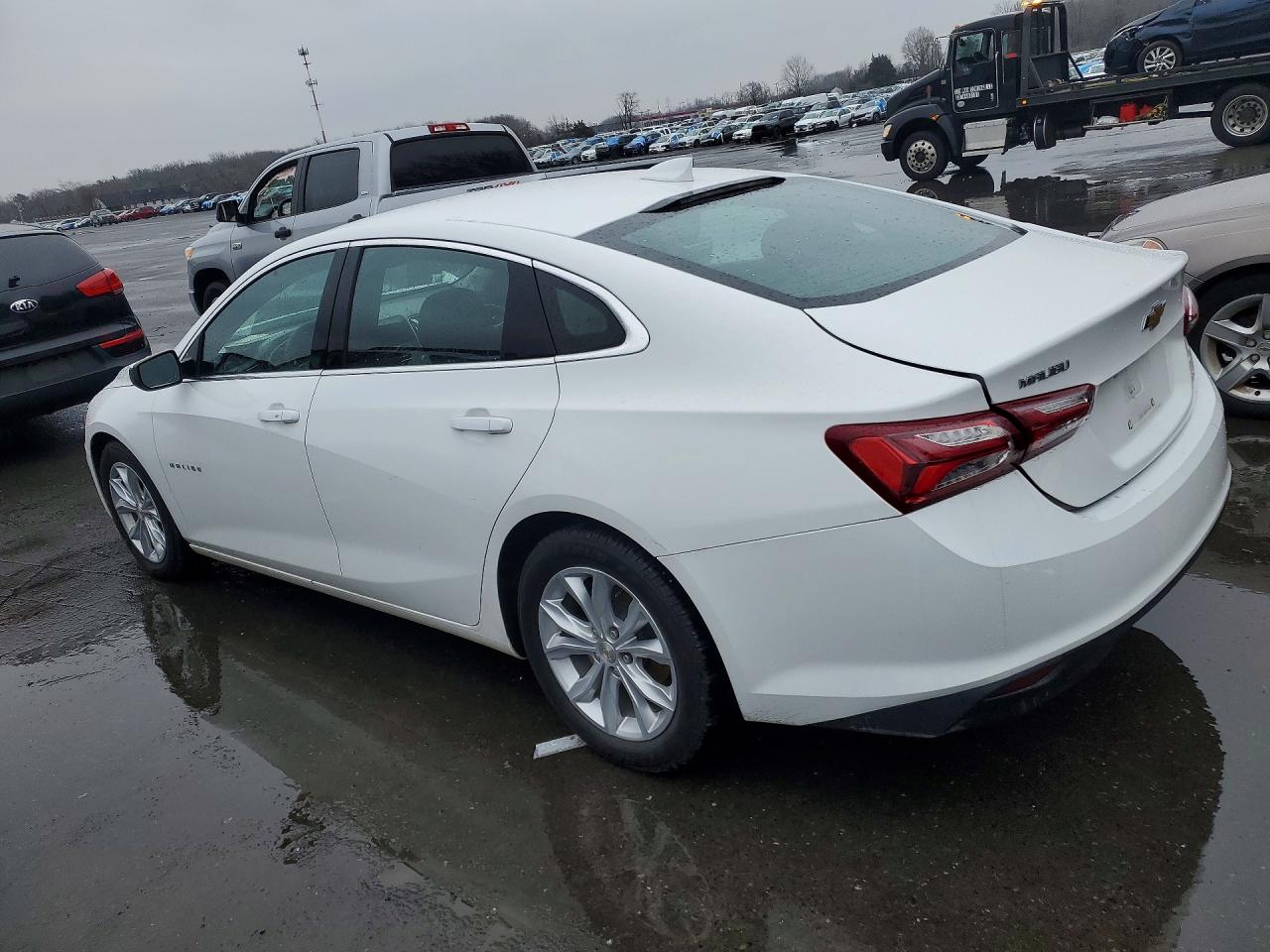 2022 CHEVROLET MALIBU LT photo 3