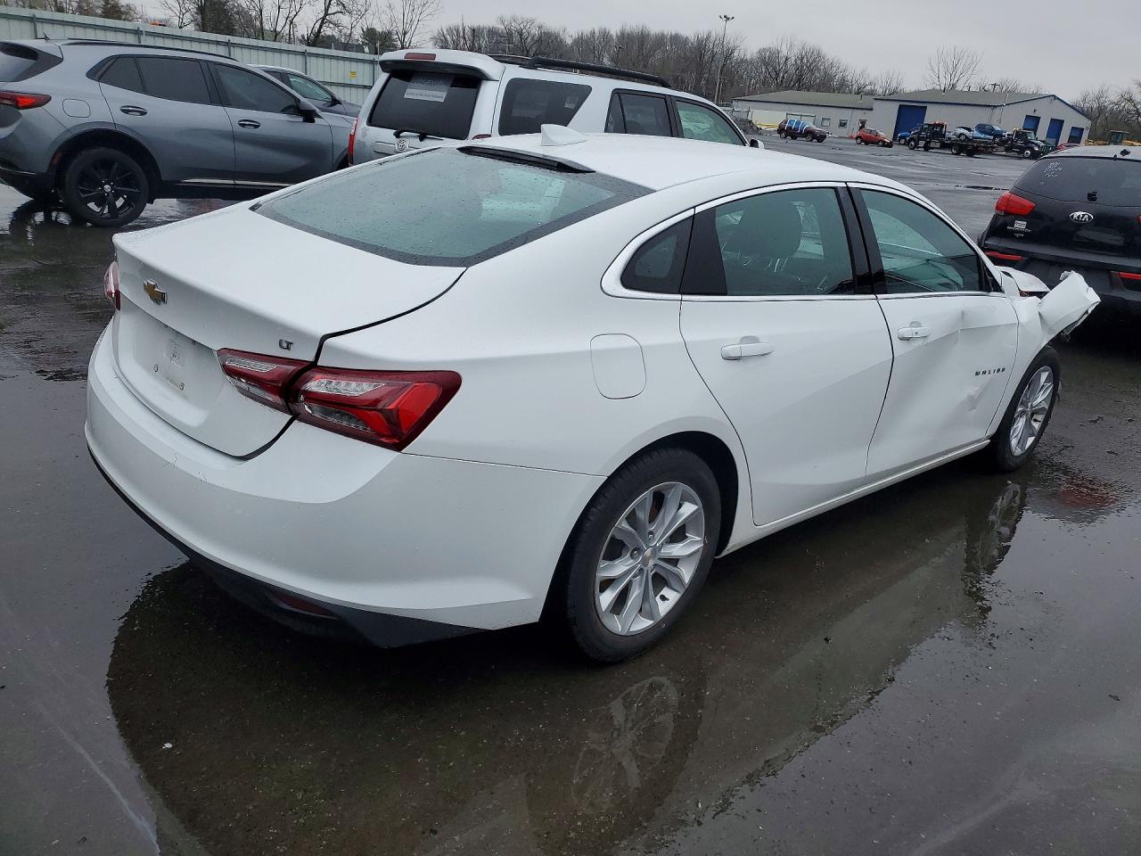 2022 CHEVROLET MALIBU LT photo 5
