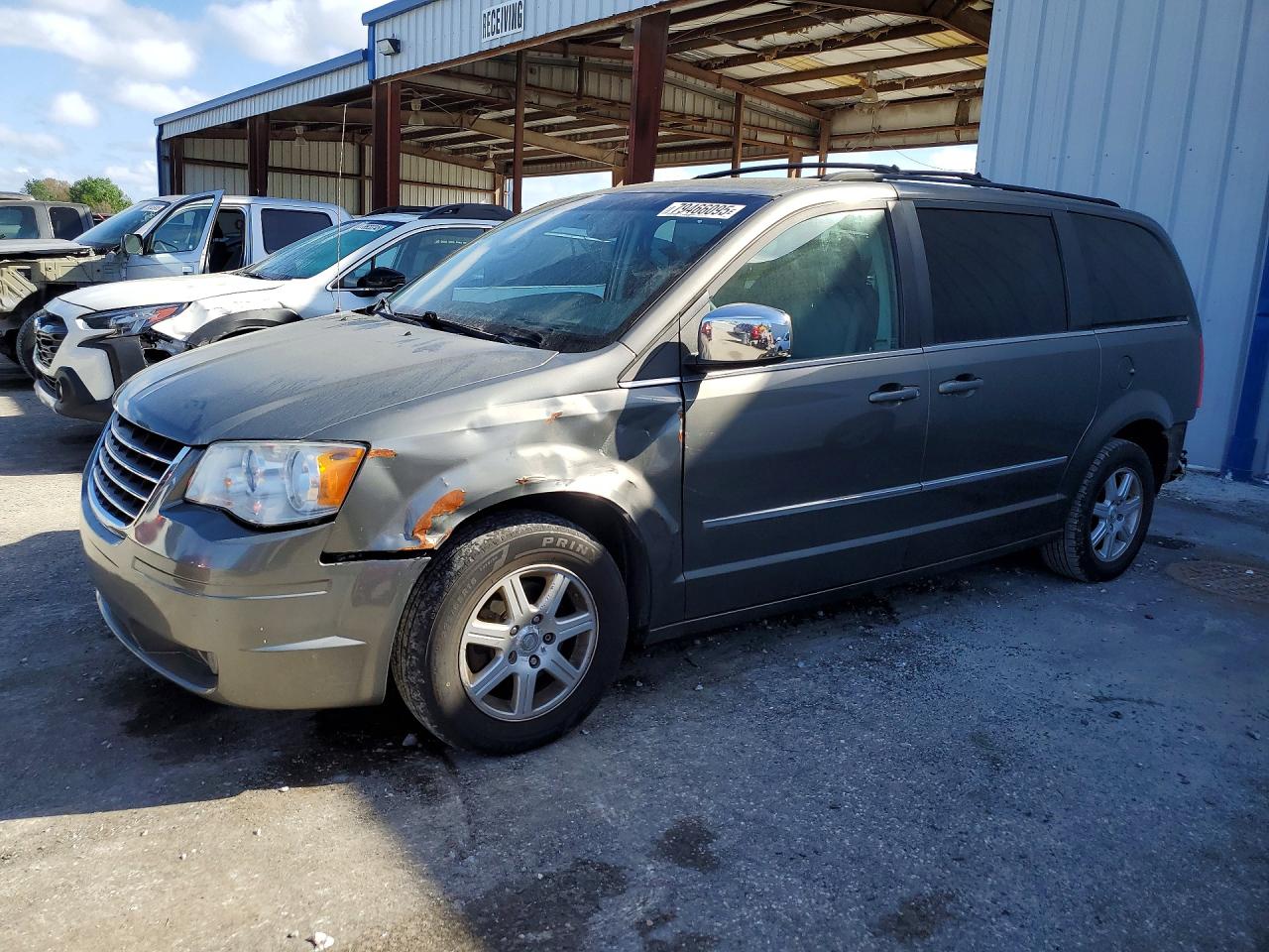 2010 CHRYSLER TOWN & COUNTRY