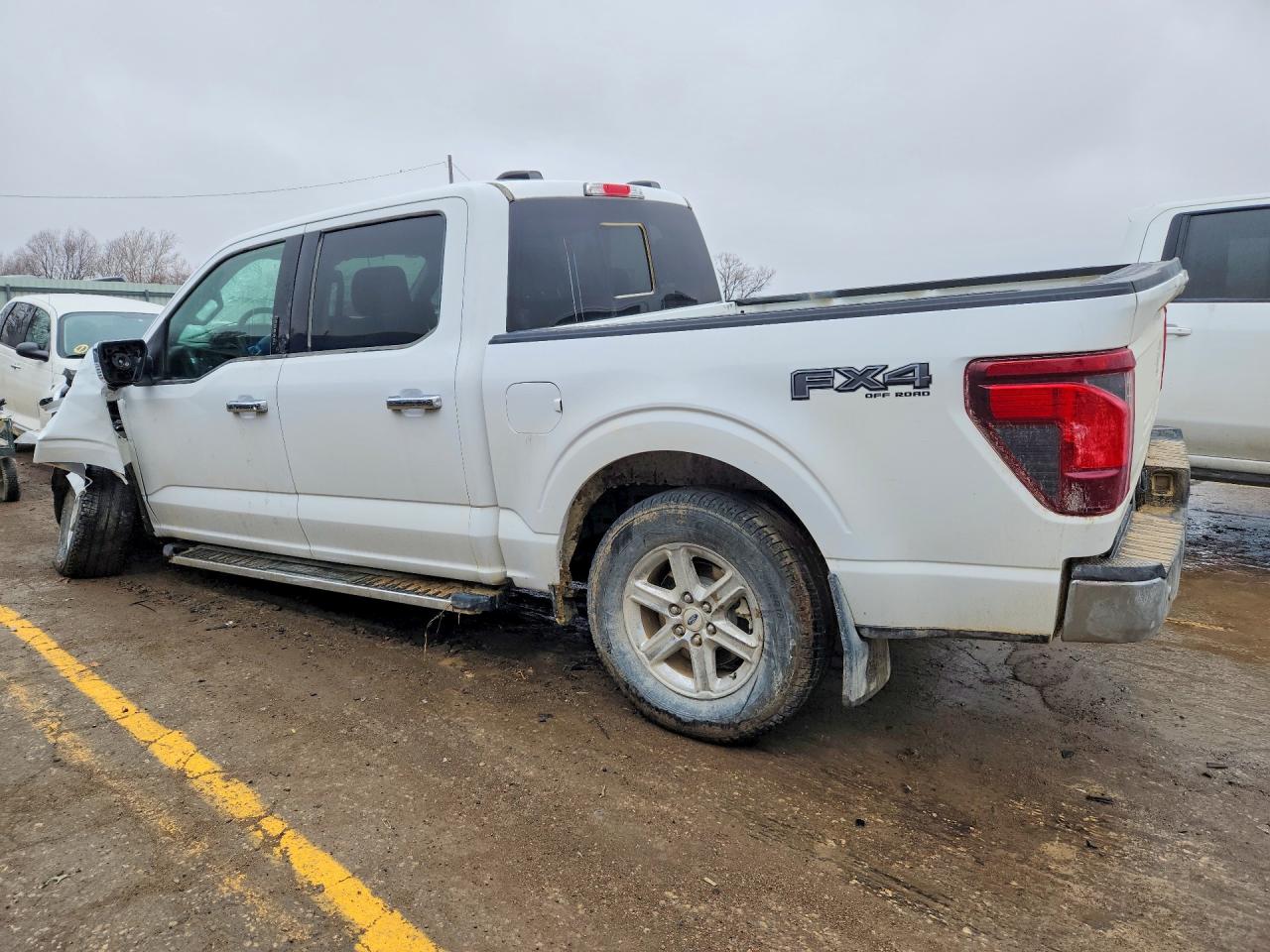 2024 FORD F150 XLT photo 2