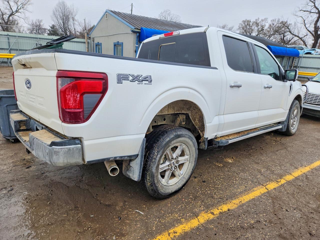 2024 FORD F150 XLT photo 3